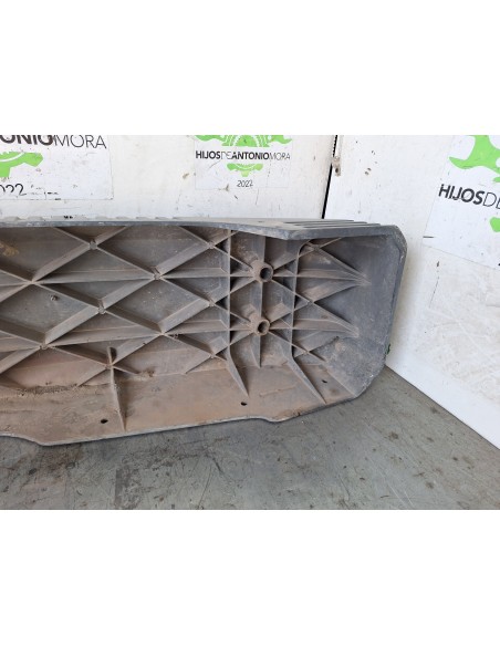 [112806] PARAGOLPES DELANTERO - RENAULT M 180/210/230.13/16 MIDLINER