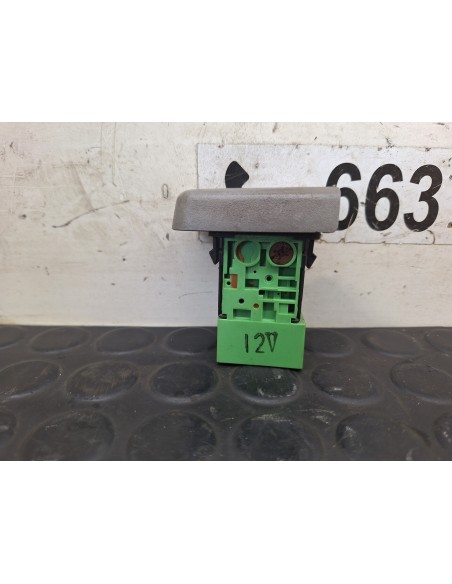 [112783] BOTON WARNING - NISSAN CABSTAR E (01/2002 - 12/2003)