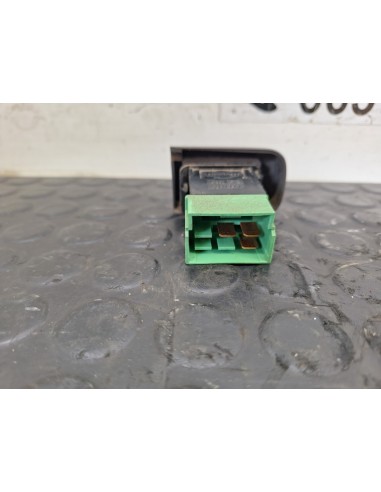 [112783] BOTON WARNING - NISSAN CABSTAR E...