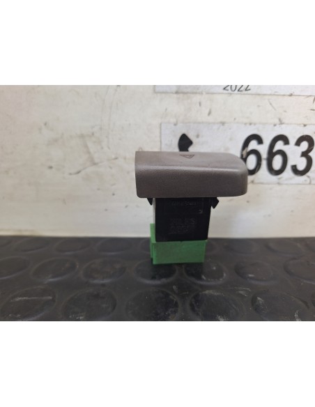 [112783] BOTON WARNING - NISSAN CABSTAR E (01/2002 - 12/2003)