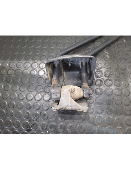 [112780] SOPORTE ESPEJO IZQUIERDO - NISSAN CABSTAR E (01/2002 - 12/2003)