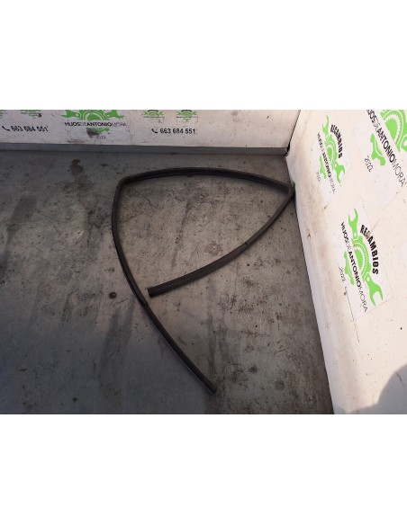 [112636] GOMAS CONTORNO PUERTA - RENAULT MAXITY (01/2007 - 01/2011)