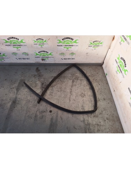 [112636] GOMAS CONTORNO PUERTA - RENAULT MAXITY (01/2007 - 01/2011)