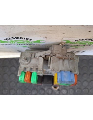 [112569] CAJA RELES / FUSIBLES - IVECO DAILY...