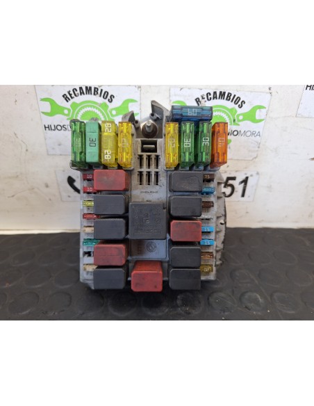 [112565] CAJA RELES / FUSIBLES - IVECO DAILY CONF. PAQUETERÍA (SOMMER) (01/2012 - ...)