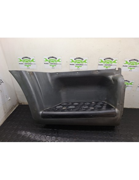 [112548] ESTRIBO DELANTERO DERECHO - NISSAN CABSTAR E (01/2002 - 12/2003)