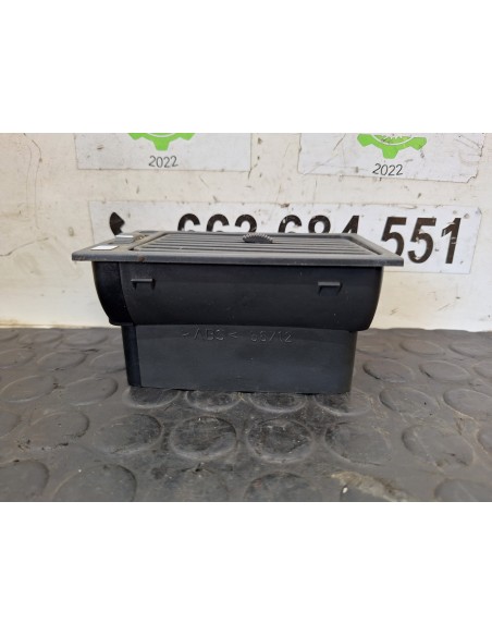 [112533] REJILLA AIREADORA - IVECO EUROCARGO TECTOR (01/2001 - 12/2003)