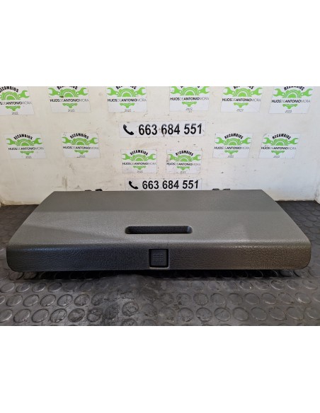 [112524] TAPA GUANTERA - IVECO EUROCARGO TECTOR (01/2001 - 12/2003)