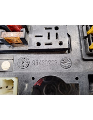 [112339] CAJA RELES / FUSIBLES - IVECO...