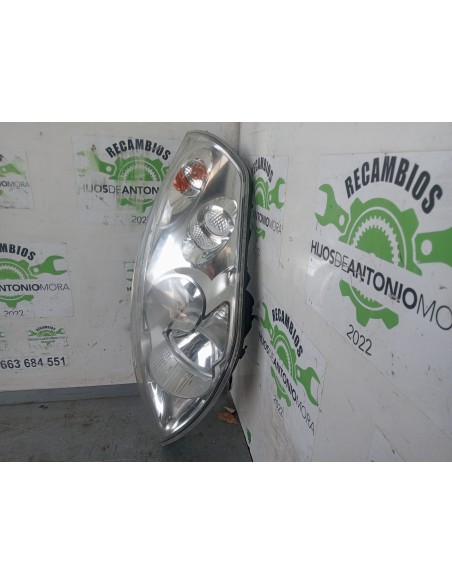[112167] FARO IZQUIERDO - RENAULT MASTER DOKA PRITSCHE/-FGST