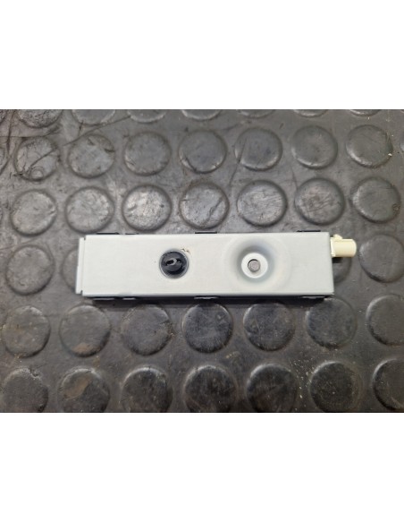 [112123] AMPLIFICADOR DE ANTENA - MERCEDES ACTROS 5 L-FAHRERHAUS 2-ACHSER BM 963