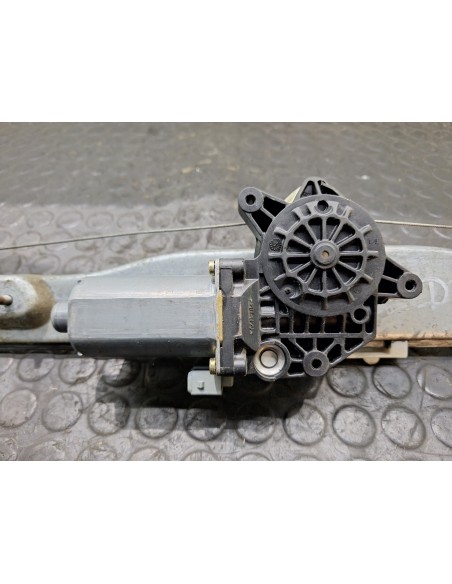 [111687] ELEVALUNAS DELANTERO DERECHO - NISSAN ATLEON