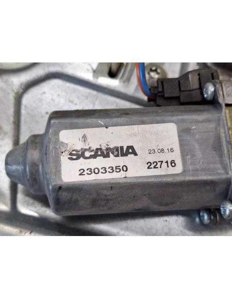 [111575] ELEVALUNAS DELANTERO IZQUIERDO - SCANIA SERIE 4 (P/R 94 G) (01/1996 - 01/2004)