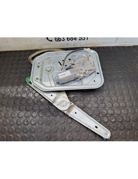 [111575] ELEVALUNAS DELANTERO IZQUIERDO - SCANIA SERIE 4 (P/R 94 G) (01/1996 - 01/2004)