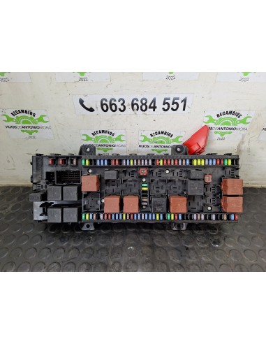 [111507] CAJA RELES / FUSIBLES - VOLVO FH 13