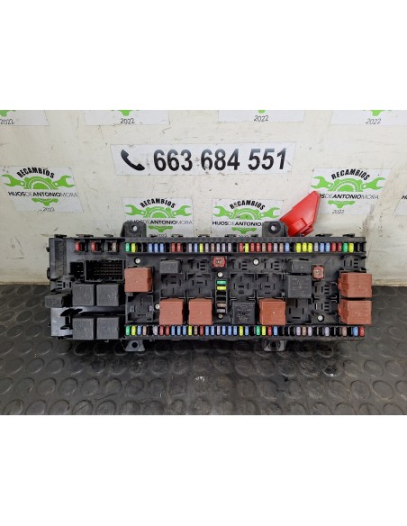 [111507] CAJA RELES / FUSIBLES - VOLVO FH 13