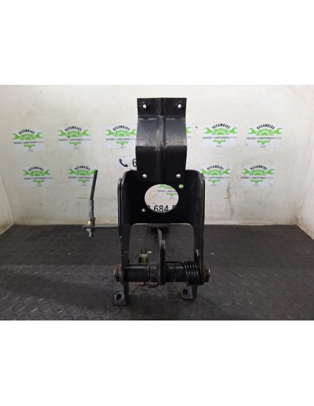 [111431] PEDAL FRENO - NISSAN L35.95