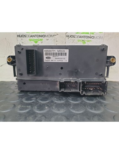 [00126408] CAJA RELES / FUSIBLES - IVECO DAILY...