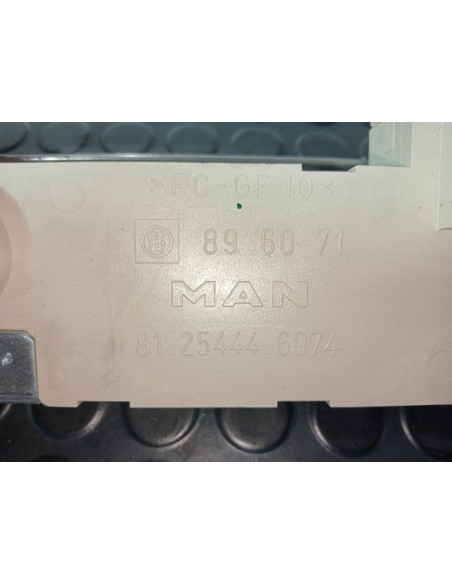 [113176] CAJA RELES / FUSIBLES - MAN TGX 35.XXX (01/2007 - ...)