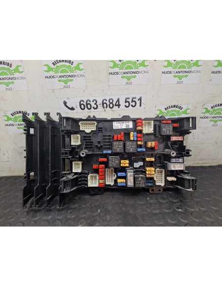 [112117] CAJA RELES / FUSIBLES - MERCEDES ACTROS 5 L-FAHRERHAUS 2-ACHSER BM 963