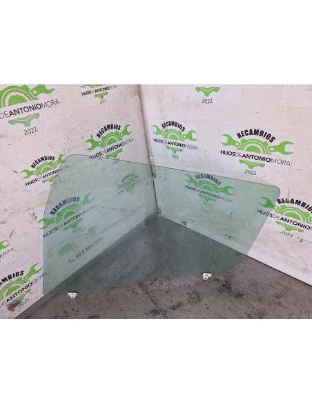 [111650] LUNA DELANTERA IZQUIERDA - NISSAN CABSTAR E (01/2002 - 12/2003)