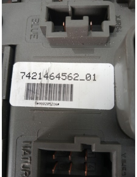 [112458] CAJA RELES / FUSIBLES - RENAULT MAGNUM 4XX.18/4XX.26 02 - (01/2001 - 12/2006)