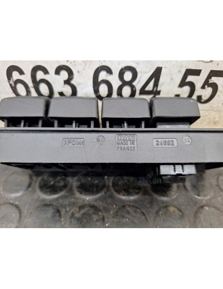 [112260] BOTONERA - RENAULT HR XXX.18/26 PREMIUM 01 - (01/2001 - 12/2006)