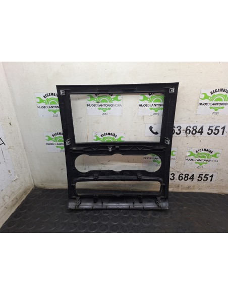 [112137] MOLDURA / CONSOLA RADIO - MERCEDES SPRINTER 02.00 - CAJA CERRADA (01/1999 - 01/2006)