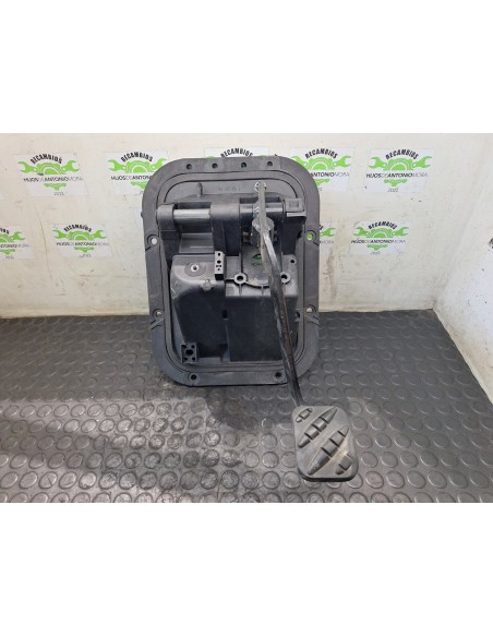 [112112] PEDALERA - RENAULT PREMIUM ROUTE -2006 (01/2005 - 01/2013)