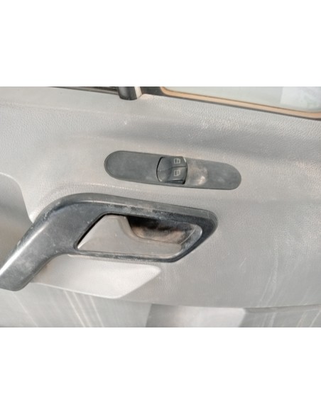 [112008] PUERTA DELANTERA IZQUIERDA - MERCEDES SPRINTER 02.00 - CAJA CERRADA (01/1999 - 01/2006)