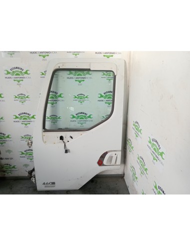 [111900] PUERTA DELANTERA IZQUIERDA - RENAULT...