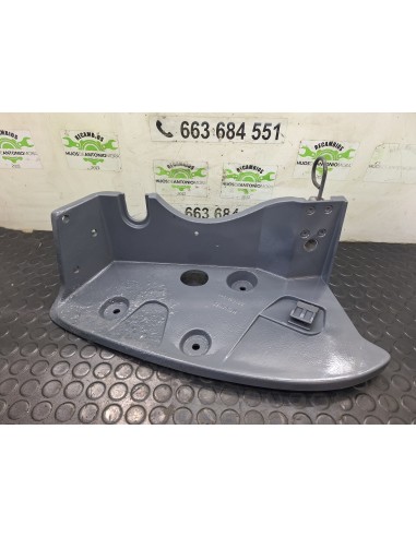 [113697] ESTRIBO DELANTERO DERECHO - RENAULT...