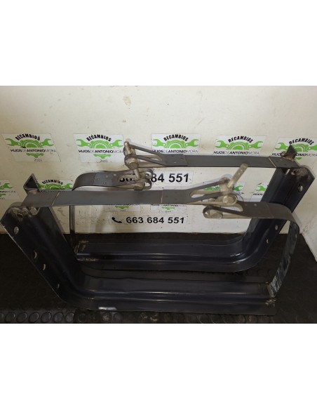 [113092] SOPORTE DEPOSITO COMBUSTIBLE - NISSAN NT400 CABSTAR (01/20214-) (01/2014 - ...)