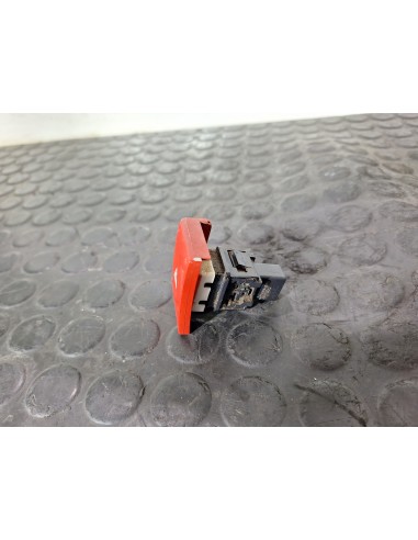 [113006] BOTON WARNING - NISSAN CABSTAR -09.06...