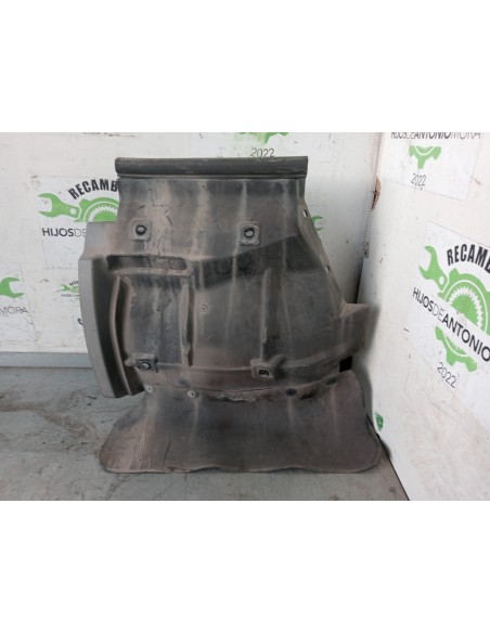 [112974] GUARDABARROS FIJO CABINA IZQUIERDO - NISSAN NT400 CABSTAR (01/20214-) (01/2014 - ...)