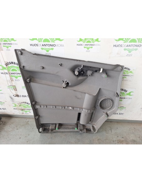 [112906] GUARNECIDO PUERTA DELANTERA DERECHA - MERCEDES SPRINTER 02.00 - CAJA CERRADA (01/1999 - 01/2006)