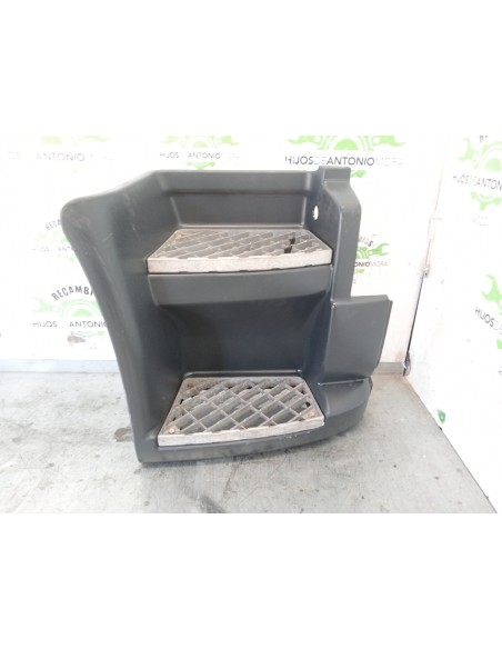 [111352] ESTRIBO DELANTERO DERECHO - RENAULT MIDLUM (01/2000 - 12/2013)