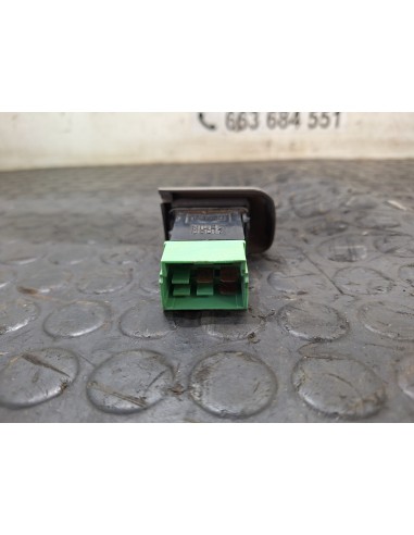 [111333] BOTON WARNING - NISSAN CABSTAR E...