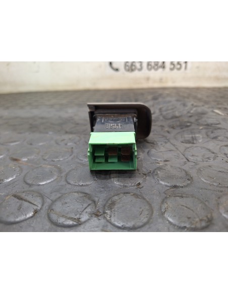 [111333] BOTON WARNING - NISSAN CABSTAR E (01/2002 - 12/2003)