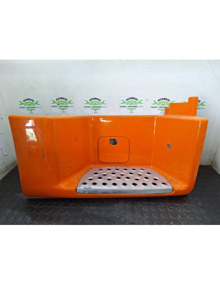 [111280] ESTRIBO DELANTERO DERECHO - MAN TGX 28.XXX