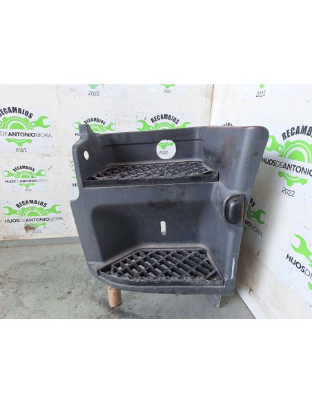 [111128] ESTRIBO DELANTERO IZQUIERO - RENAULT HR XXX.18/26 PREMIUM 01 - (01/2001 - 12/2006)