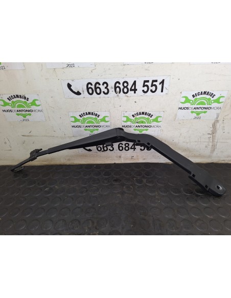 [111120] BRAZO LIMPIA - IVECO EUROCARGO TECTOR (01/2001 - 12/2003)