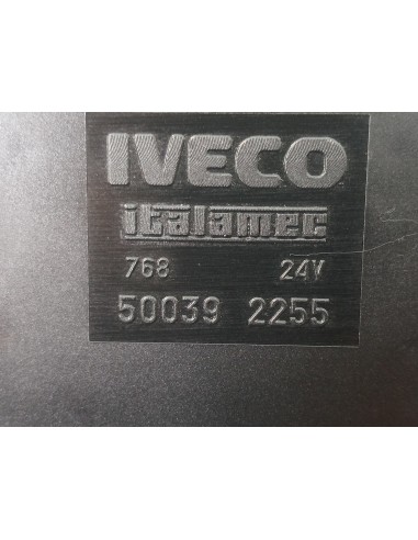 [111048] CAJA RELES / FUSIBLES - IVECO...