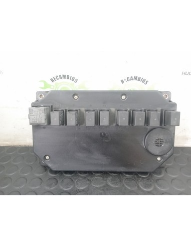 [111048] CAJA RELES / FUSIBLES - IVECO...