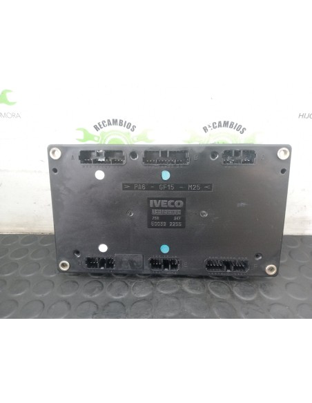 [111048] CAJA RELES / FUSIBLES - IVECO EUROCARGO TECTOR (01/2001 - 12/2003)