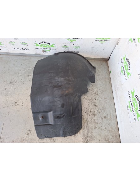 [110820] GUARDABARRO DELANTERO TRASERO DERECHO - RENAULT MAGNUM 4XX.18/4XX.26 02 - (01/2001 - 12/2006)