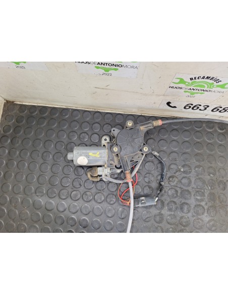 [110816] ELEVALUNAS DELANTERO IZQUIERDO - NISSAN L-60.14