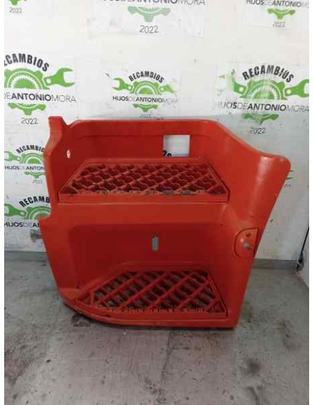 [110697] ESTRIBO DELANTERO IZQUIERO - RENAULT HR XXX.18/26 PREMIUM 01 - (01/2001 - 12/2006)