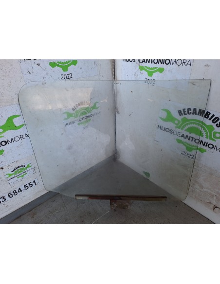 [110613] LUNA DELANTERA IZQUIERDA - NISSAN L35.95