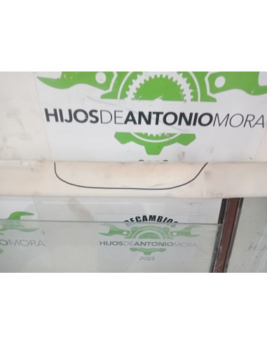 [110604] PUERTA DELANTERA DERECHA - NISSAN L35.95